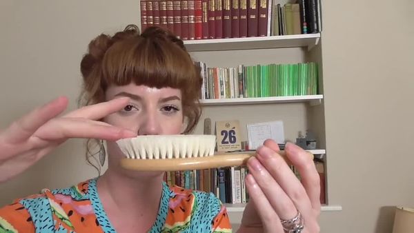 Zoe's Cute Little Hairbrush - Zoe Page Video